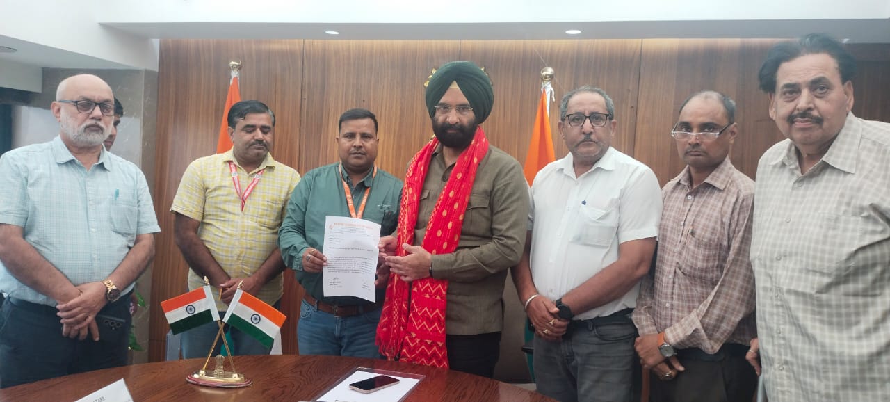 Narendra Bhandari & Sirsa