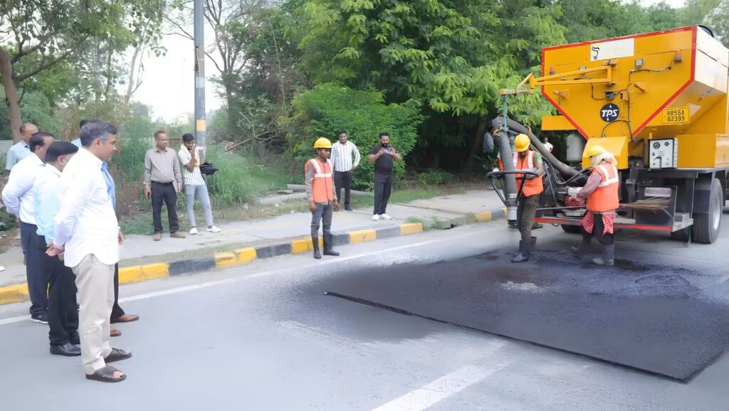 delhi-road-repair-spray-injection-patching